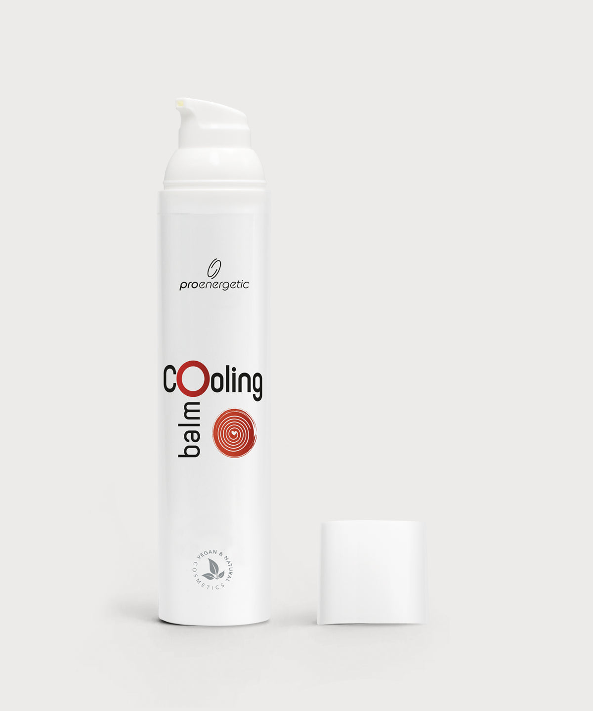 Cooling Balm von ProEnergetic in weißer Pumptube mit abgenommenem Deckel, freigestellt vor hellem Hintergrund.